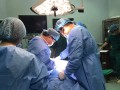 Bác sĩ phẫu thuật cho bé 3 tuổi mắc ung thư di căn