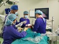 Nhóm bác sĩ phẫu thuật thẩm mỹ cho chị H.