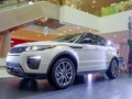Video: 1 phút “đột nhập” nhà máy sản xuất Land Rover