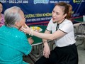 Theo thông lệ hằng năm, trước khi trở về Đà Nẵng đón Tết cùng gia đình, Mỹ Tâm cùng quỹ từ thiện riêng có chuyến đi thăm hỏi và tặng quà cho những nghệ sĩ lớn tuổi tại  và Viện dưỡng lão (quận 8).