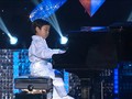 Thần đồng piano gốc Việt làm người Mỹ ngả mũ thán phục