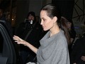 Angelina Jolie “trơ xương” sau tin đồn tiều tụy sắp chết