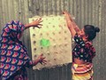 Video: "Điều hòa" tự chế từ vỏ chai nhựa và bìa các-tông