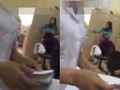 Video: Xôn xao nhân viên bệnh viện K nhận cả xấp phong bì