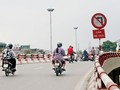 Về bản chất thì rẽ trái và quay đầu là hai hành động khác nhau, và trong quy chuẩn do bộ GTVT phát hành cũng có quy định rõ đối với trường hợp rẽ trái hoặc quay đầu.