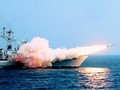 Theo phía Ấn Độ, BrahMos được xem là tên lửa hành trình đối hạm bay nhanh nhất thế giới, có thể phóng từ tàu chiến, tàu ngầm, trên mặt đất cũng như từ chiến đấu cơ.