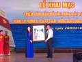 Thay mặt Lãnh đạo Bộ TT&TT, Thứ trưởng Hoàng Vĩnh Bảo trao tặng bức tranh lưu niệm cho UBND tỉnh Đắk Nông