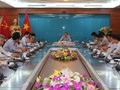 Thứ trưởng Bộ TT&TT Phan Tâm chủ trì buổi họp. Tham dự có đại diện lãnh đạo các đơn vị chức năng thuộc Bộ và các doanh nghiệp trong lĩnh vực viễn thông.