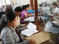 Chỉ số hài lòng của người dân TPHCM đối với quá trình tiếp nhận và trả hồ sơ thủ tục hành chính được đánh giá là khá tích cực trong 9 tháng đầu năm nay.Ảnh: Phương Dy