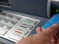 người dân gặp không ít hiểm họa khó lường khi sử dụng máy ATM .