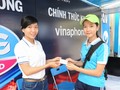 Những khách hàng đầu tiên sở hữu SIM 4G của Vinaphone