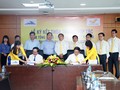 Theo nội dung ký kết, trong lĩnh vực vận tải VNPost ưu tiên sử dụng dịch vụ vận tải đường sắt của VNR trong vận chuyển các sản phẩm hàng hóa, bưu kiện… của mình. Ảnh: M.Đ