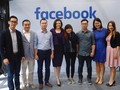 Bên lề hội nghị APEC, đại diện Facebook đã gặp gỡ các chủ doanh nghiệp nhỏ tại Việt Nam đang sử dụng Facebook cho mục đích phát triển việc kinh doanh của họ. Ảnh: Facebook.