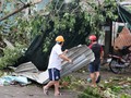 Người dân Khánh Hòa vẫn đang rất vất vả khắc phục những thiệt hại do bão 12 thì lại phải ứng phó khẩn với cơn bão số 14 đang tiến sát. Ảnh: Báo Khánh Hoà.