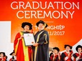 Bà Tôn Nữ Thị Ninh nhận bằng Tiến sĩ Danh dự Đại học RMIT. Ảnh: FB RMIT