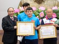 Thay mặt lãnh đạo Đảng, Nhà nước, Thủ tướng đã trao Huân chương Lao động hạng Nhất cho đội tuyển bóng đá U23 Việt Nam, Huân chương Lao động hạng Ba cho huấn luyện viên Park Hang-seo, thủ môn Bùi Tiến Dũng và tiền vệ Nguyễn Quang Hải. 