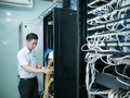 Hiện VinaPhone đã khẩn trương thực hiện các dự án mở rộng mạng và các kế hoạch đã xây dựng để nâng cấp, đấu nối tăng cường năng lực mạng phục vụ Tết Nguyên đán năm nay. Ảnh: Mai Hồng.