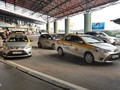 Taxi đón trả khách tại sân bay Nội Bài (Hà Nội).