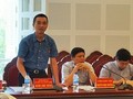Nguyên Chánh Thanh tra Bộ TT&TT Đặng Anh Tuấn (áo xanh) khi còn đương nhiệm.