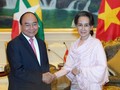 Thủ tướng Nguyễn Xuân Phúc hội đàm với Cố vấn Nhà nước Aung San Suu Kyi.