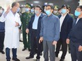 Phó Thủ tướng Chính phủ Vũ Đức Đam kiểm tra công tác chuẩn bị, các điều kiện phòng, chống dịch tại Bệnh viện cách ly đặc biệt TP Móng Cái. Ảnh: Nguyễn Thanh.