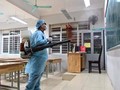 Phun khử sát khuẩn tại các trường học. Ảnh: HB.