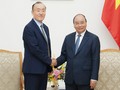 Thủ tướng Chính phủ Nguyễn Xuân Phúc tiếp Trưởng đại diện Tổ chức Y tế thế giới tại Việt Nam, TS. Kidong Park  ngày 14/3. Ảnh: VPCP.