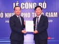 Chủ tịch VNPT Phạm Đức Long trao quyết định bổ nhiệm ông Nguyễn Đình Danh (phải) làm Phó Tổng Giám đốc Tập đoàn VNPT.