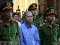 Cựu Phó Chủ tịch UBND TP.HCM Nguyễn Hữu Tín trong phiên tòa xét xử sơ thẩm. Ảnh: TTXVN