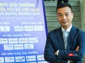 Ông Nguyễn Ngọc Hân, Tổng Giám đốc Thudo Multimedia, trao đổi bên lề lễ trao giải thưởng Chuyển đổi số Việt Nam.