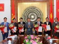 Bí thư Tỉnh ủy Đỗ Trọng Hưng trao quyết định bổ nhiệm.