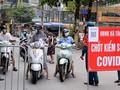 Nhiều quận, huyện của Hà Nội đã lập chốt kiểm soát người và phương tiện ra đường không có lý do.