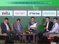 Các chuyên gia thảo luận và cho rằng phụ huynh cần nhận thức rõ về tác hại có thể xảy đến với trẻ em và thanh thiếu niên khi các em bị cuốn vào thế giới mạng phức tạp mà không có sự tư vấn, hướng dẫn và giám sát phù hợp.