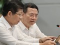 Bộ trưởng Nguyễn Mạnh Hùng và Cục trưởng Cục Báo chí Lưu Đình Phúc sử dụng hệ thống trợ lý ảo của Cục Báo chí.