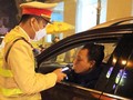 Tài xế vi phạm nồng độ cồn bị phạt đến 40 triệu đồng, tước quyền lái xe 2 năm.