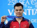 Nguyễn Hữu Việt trên bục nhận huy chương vàng bơi ếch tại SEA Games 2007 ở Thái Lan