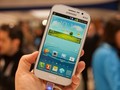 Chiếc điện thoại này là một mẫu Samsung Grand Duos ra mắt năm 2013. (Ảnh: CNET)