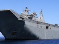 Một nhân chứng trên tàu HMAS Canberra nói rằng các phi công trực thăng bị chiếu tia laser (Ảnh: Newscorp)