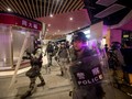 Làn sóng biểu tình rộng khắp ở Hong Kong gây tác động tiêu cực tới nền kinh tế (Ảnh: Bloomberg)