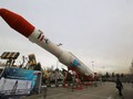 Một tên lửa mà Iran sản xuất được trưng bày tại thủ đô Tehran vào ngày 2/2 năm nay (Ảnh: Newsweek)