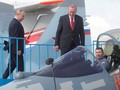 Ông Putin và ông Erdogan quan sát mẫu chiến đấu cơ Su-57 tại triển lãm hàng không tổ chức ở Zhukovsky, ngoại ô Moscow (Ảnh: Washington Post)