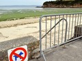 Loài tảo "sát thủ" phủ kín một số bãi biển của vùng Brittany, Pháp (Ảnh: RT)