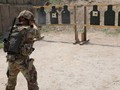 Một binh sỹ Mỹ tại Afghanistan trong một bài tập bắn (Ảnh: Reuters)