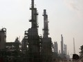 Ngành công nghiệp năng lượng của Iran đang chịu sức ép lớn từ các đòn trừng phạt của Mỹ (Ảnh: Sputnik)