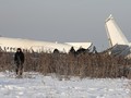 Hiện trường vụ tai nạn hàng không khiến ít nhất 15 người thiệt mạng ở Almaty, Kazakhstan (Ảnh: Reuters)
