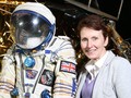Bà Helen Sharman tin rằng người ngoài hành tinh có tồn tại và đang sống giữa chúng ta trên Trái Đất (Ảnh: Global News)