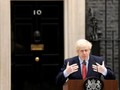 Thủ tướng Anh Boris Johnson phát biểu bên ngoài Số 10 Phố Downing (Ảnh: Reuters)