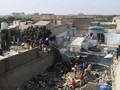 Hiện trường vụ tai nạn máy bay thảm khốc ở tỉnh Karachi, Pakistan (Ảnh: ABC News)