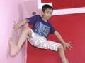 Cậu bé 7 tuổi có khả năng trèo tường ấn tượng mà không dùng bất cứ dụng cụ nào (Ảnh: OC)