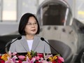 Bà Thái Anh Văn phát biểu tại căn cứ không quân Mã Công Bành Hồ (Ảnh: CNA)